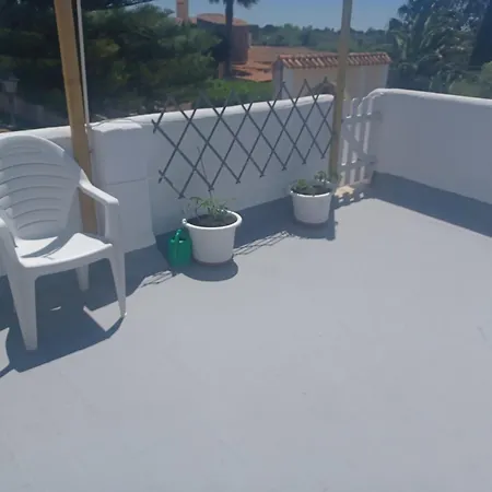 Private Ensuite With Private Balcony شقة
