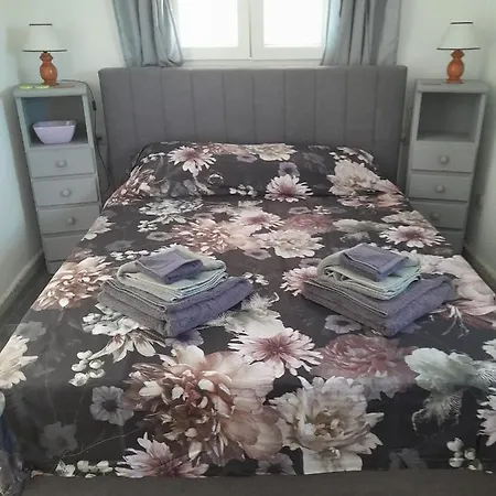 Apartment Private Ensuite With Private Balcony *