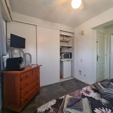 Private Ensuite With Private Balcony Apartment *